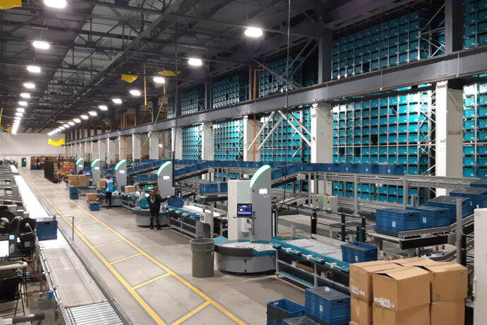 Skypod system installed close to manufacturing lines in Decathlon Montreal warehouse.