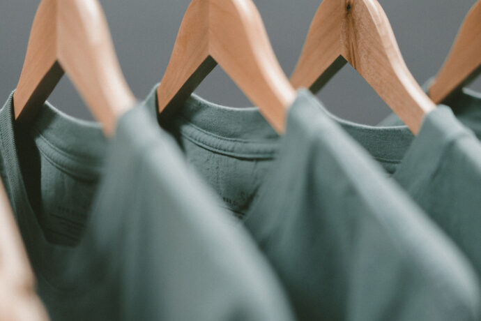 Exotec - fashion tshirts on hangers