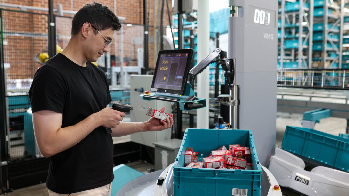 Order fulfillment with goods-to-person robot