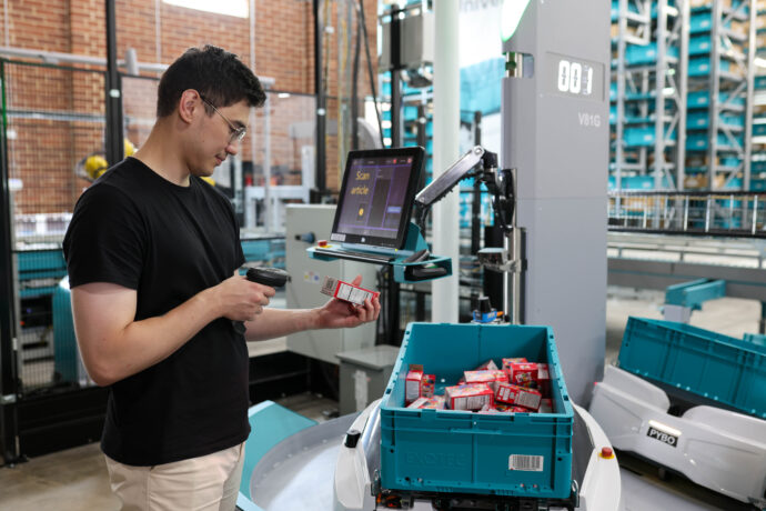 Order fulfillment with goods-to-person robot